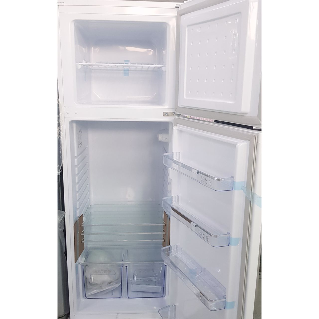Двухкамерный холодильник Artel HD316FN 242 л