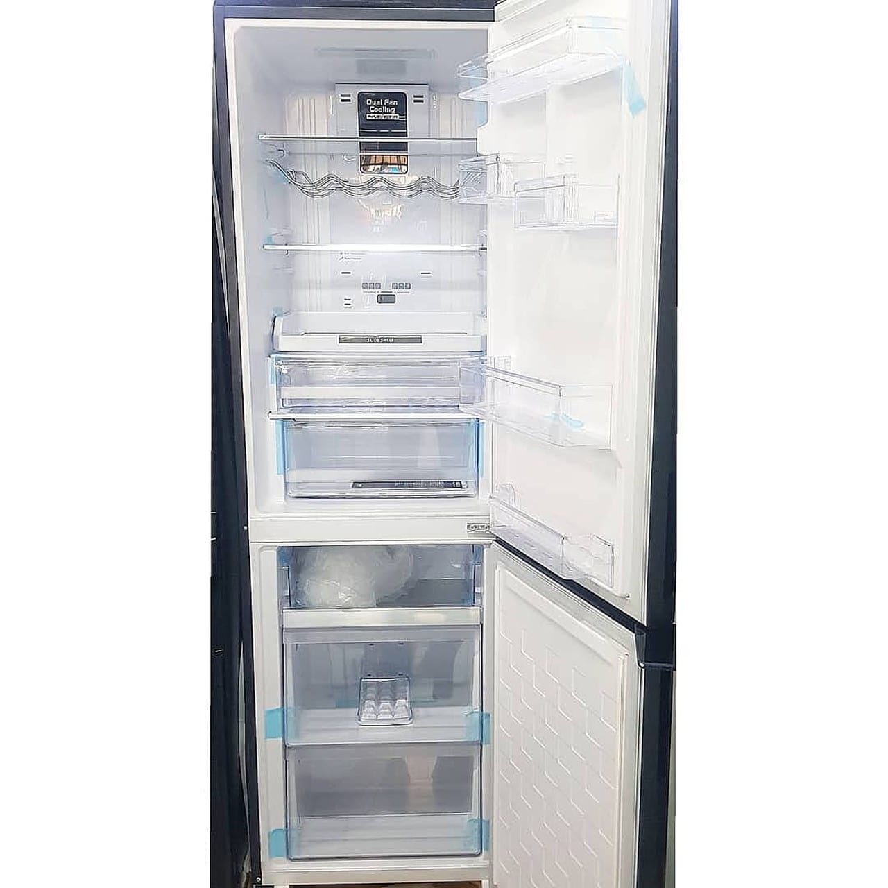 Холодильник двухкамерный Hitachi серый