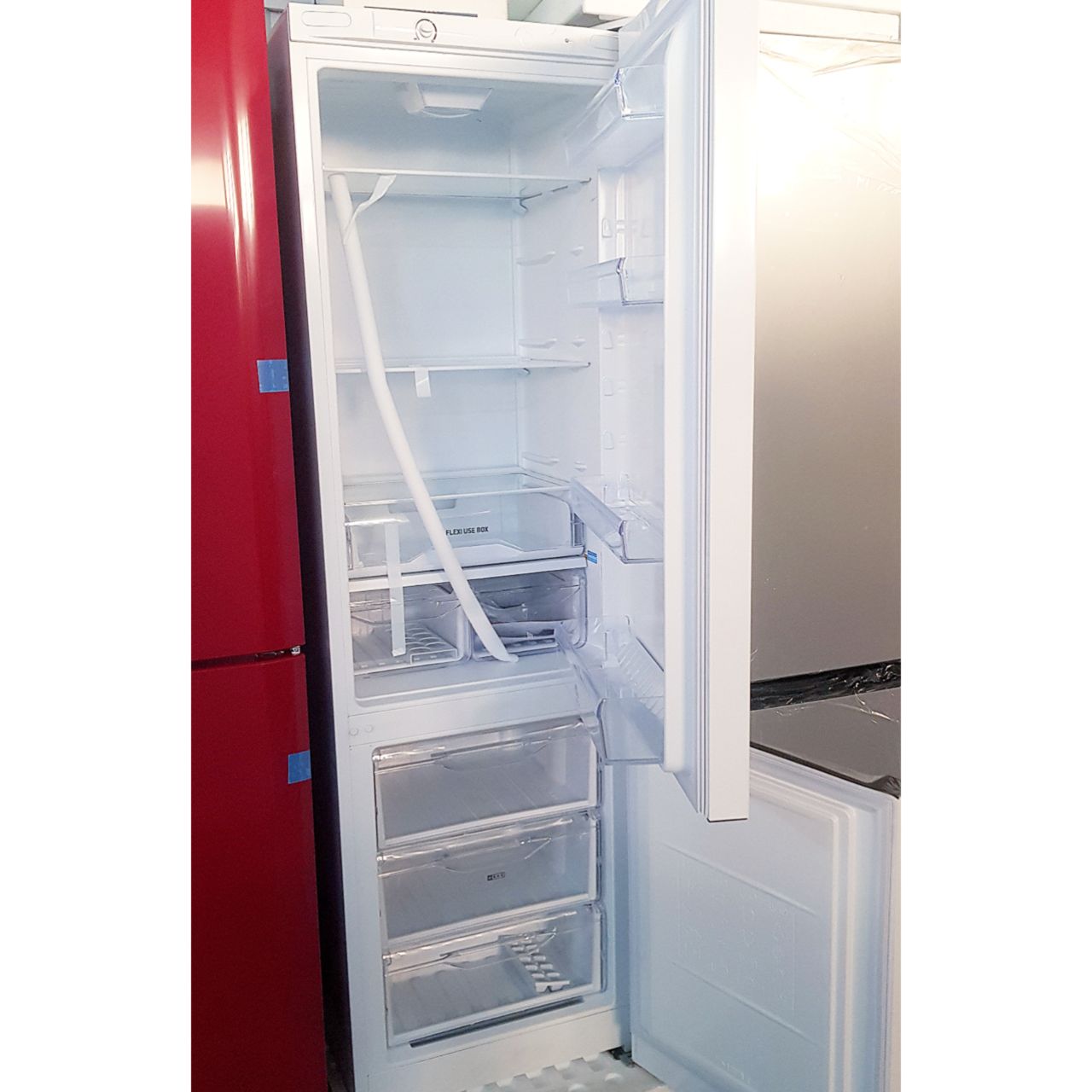 Двухкамерный холодильник Indesit 339 литров
