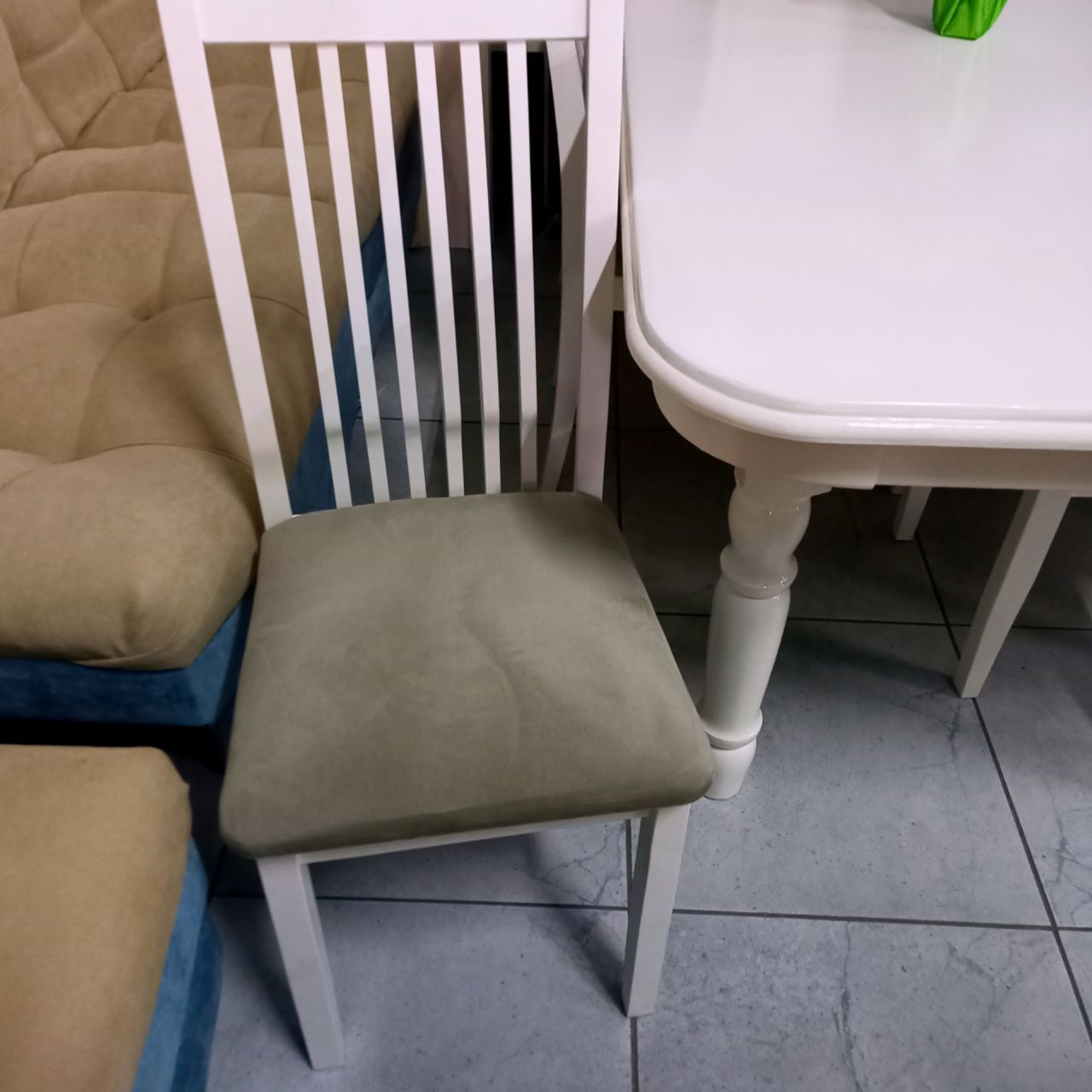 Стол и стулья Берни