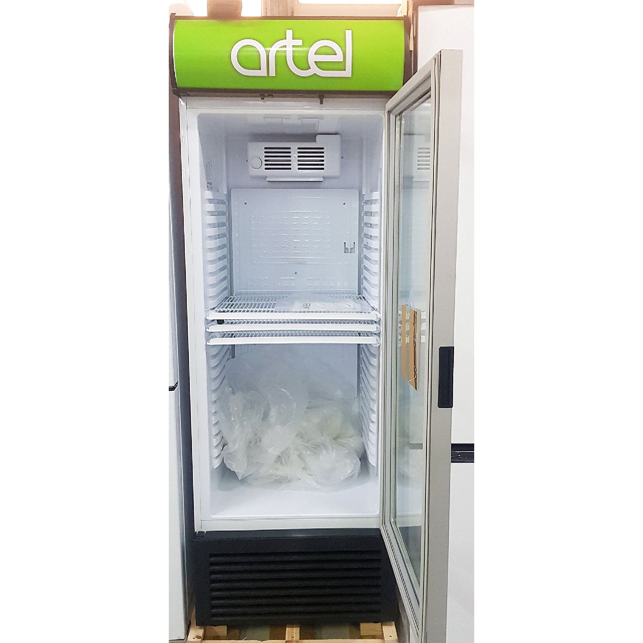 Холодильник витринный Artel 320 литров