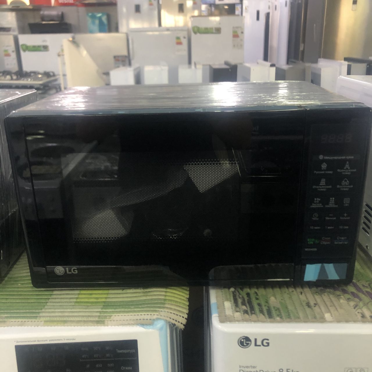 Микроволновка LG мощностью 800 Вт