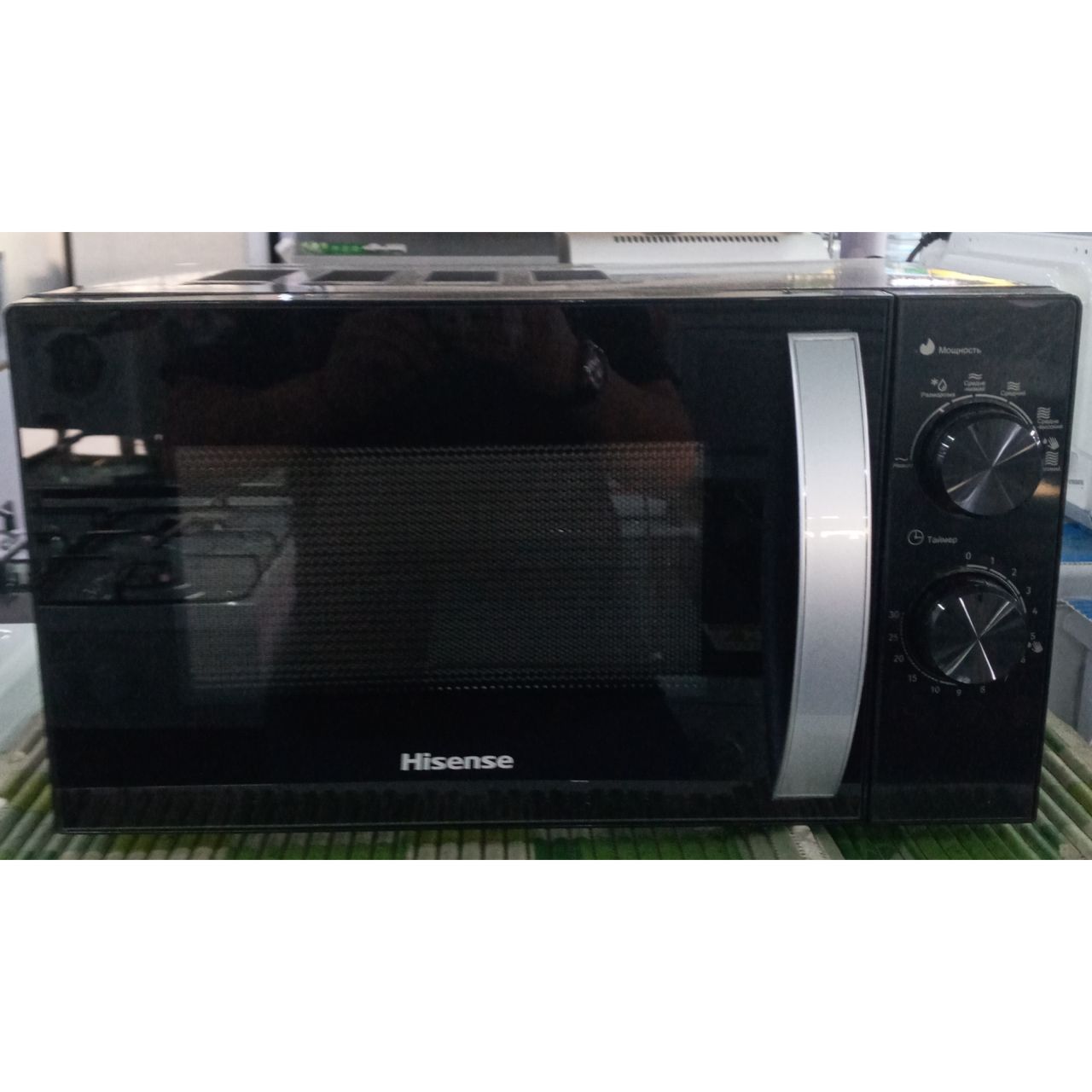 Микроволновка Hisense 1200 Вт