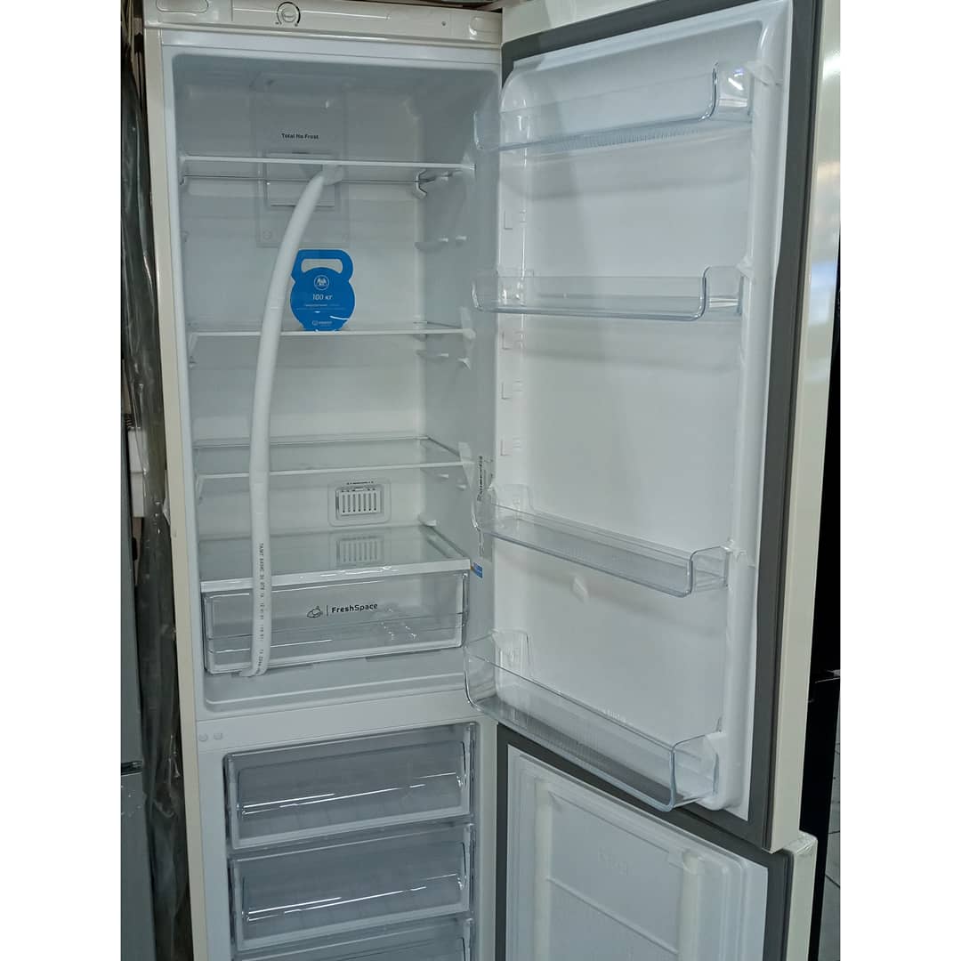 Холодильник двухкамерный Indesit 325 литров
