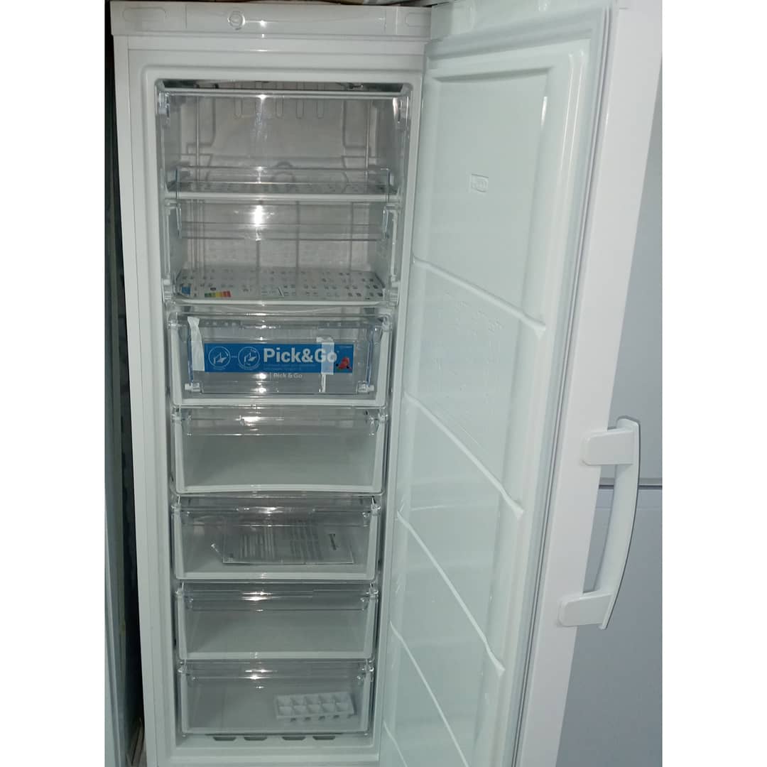 Морозильник Indesit 261 литр