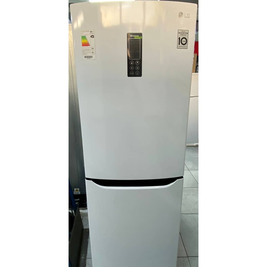 Холодильник двухкамерый LG 261 литров