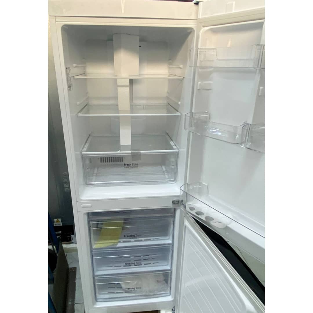 Холодильник двухкамерый LG 261 литров