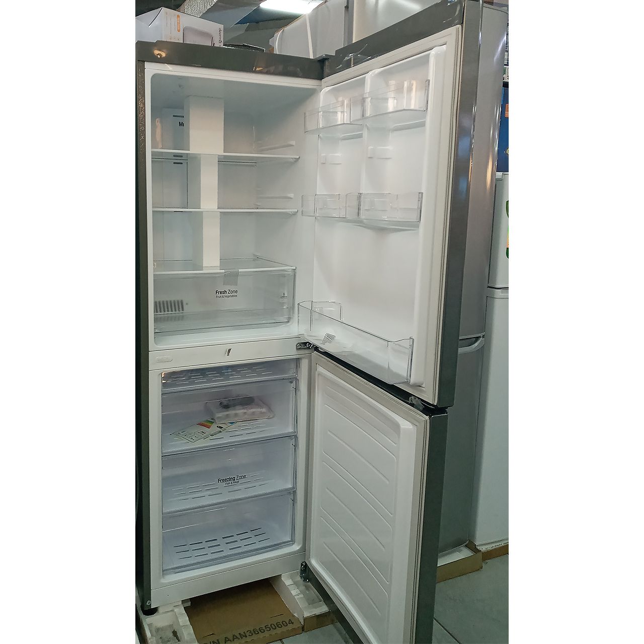 Холодильник двухкамерный LG 261 литр
