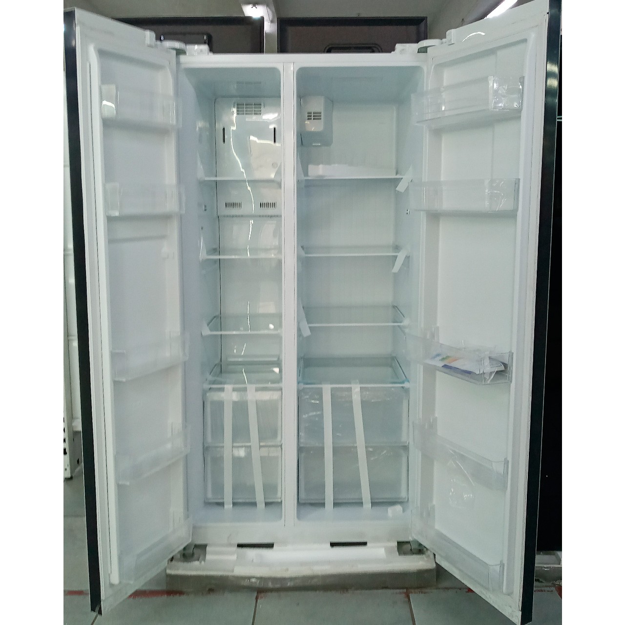 Холодильник side-by-side Бирюса 587 литров