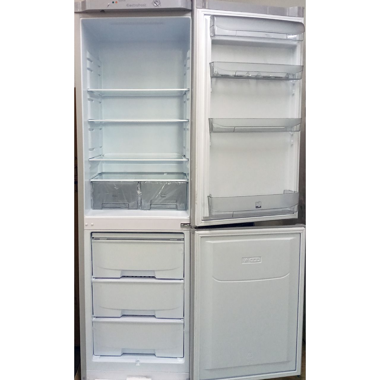 Холодильник двухкамерный Electrofrost 324 литра