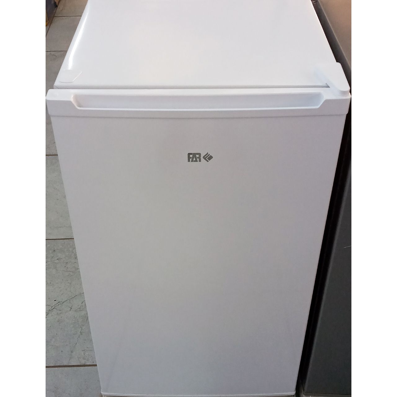 Холодильник двухкамерный Far 91 литр