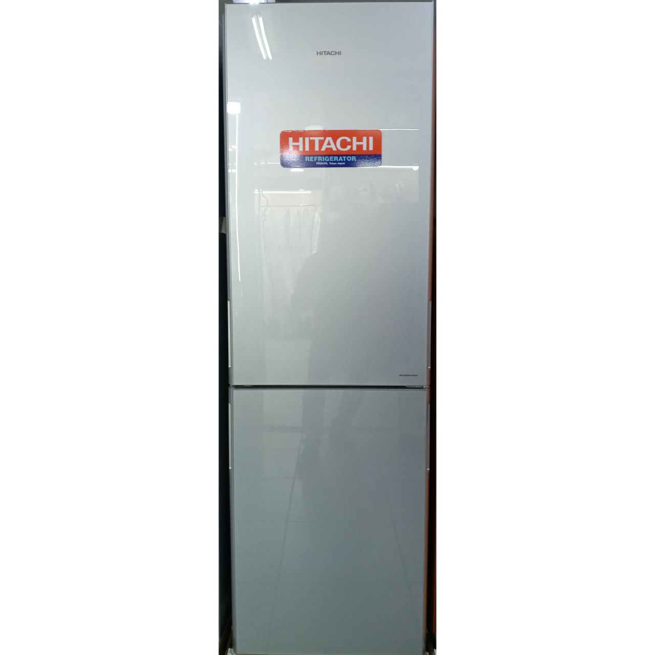 Холодильник двухкамерный Hitachi 330 литров