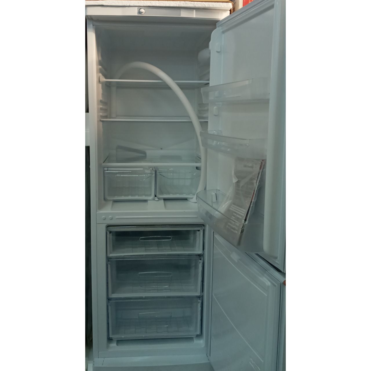 Холодильник двухкамерный Indesit 278 литров