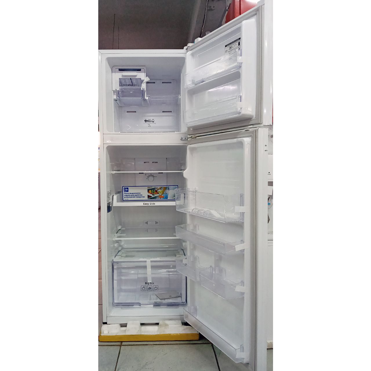 Холодильник двухкамерный Samsung 255 литров