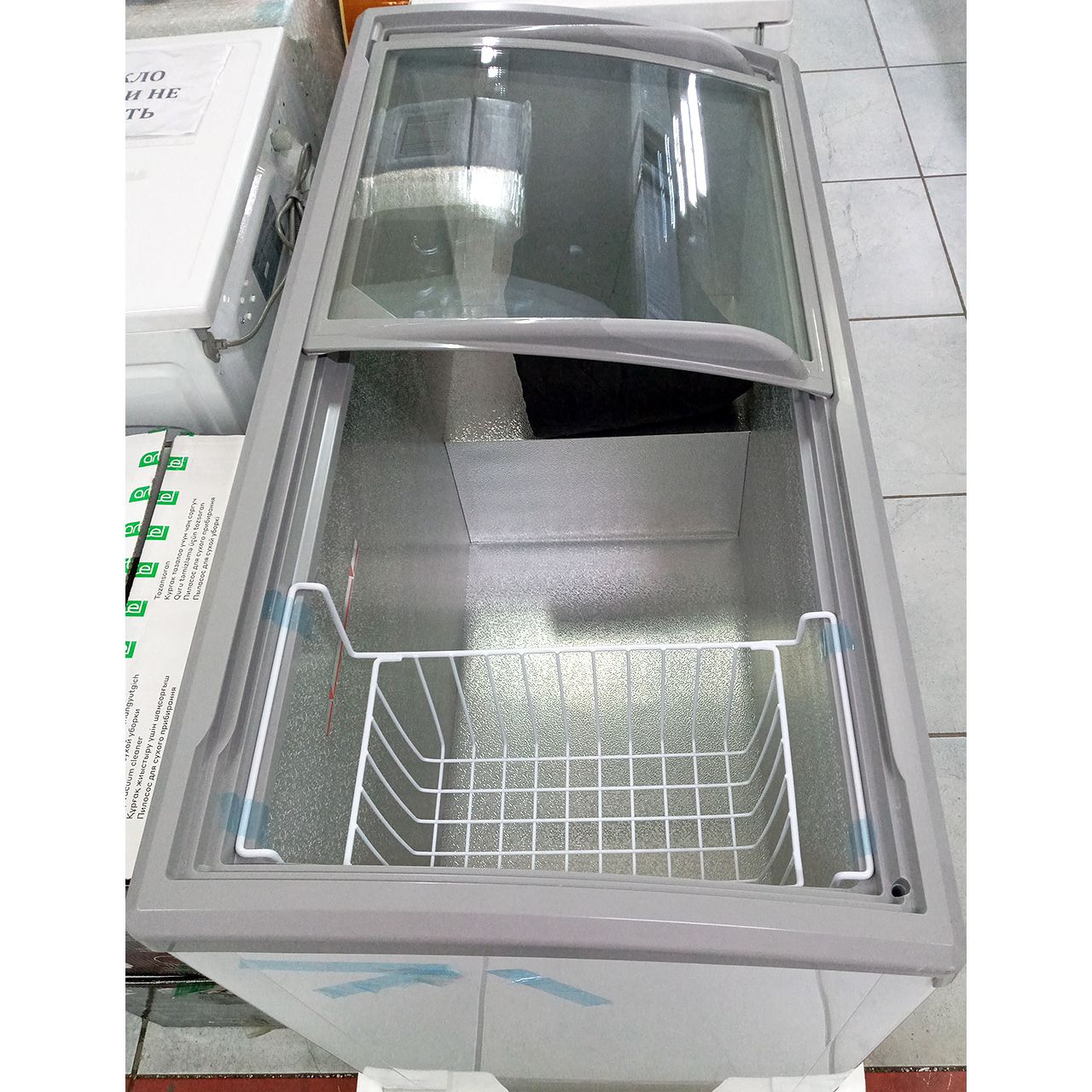 Морозильник витринный Artel 330 литров
