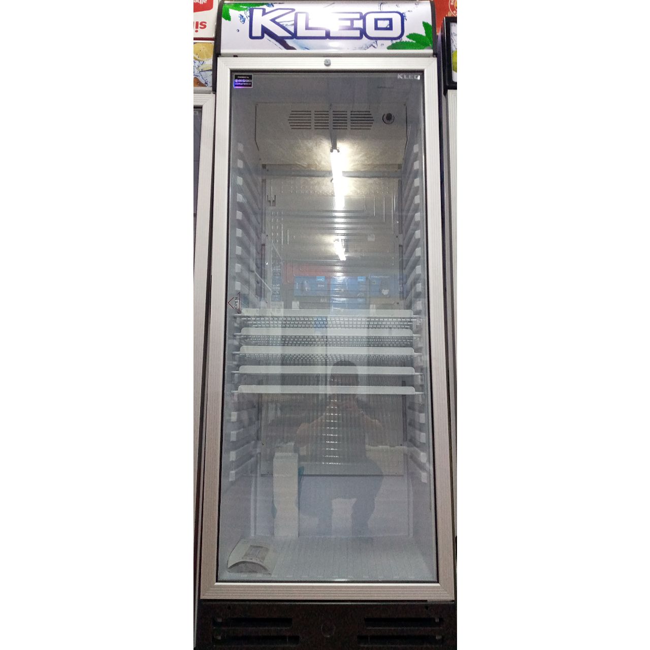 Холодильник витринный Kleo 478 литров