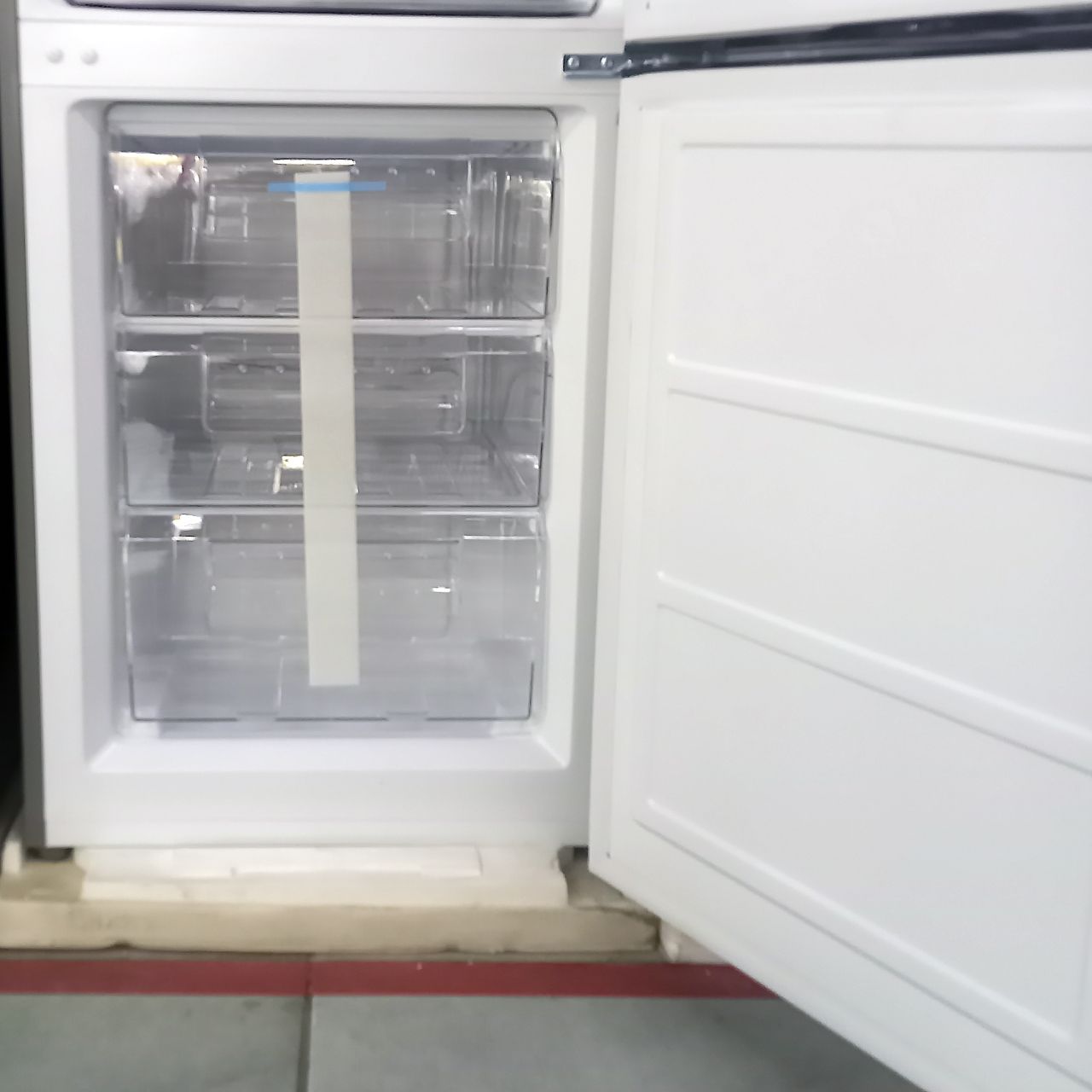 Холодильник двухкамерный Avangard 325 литров