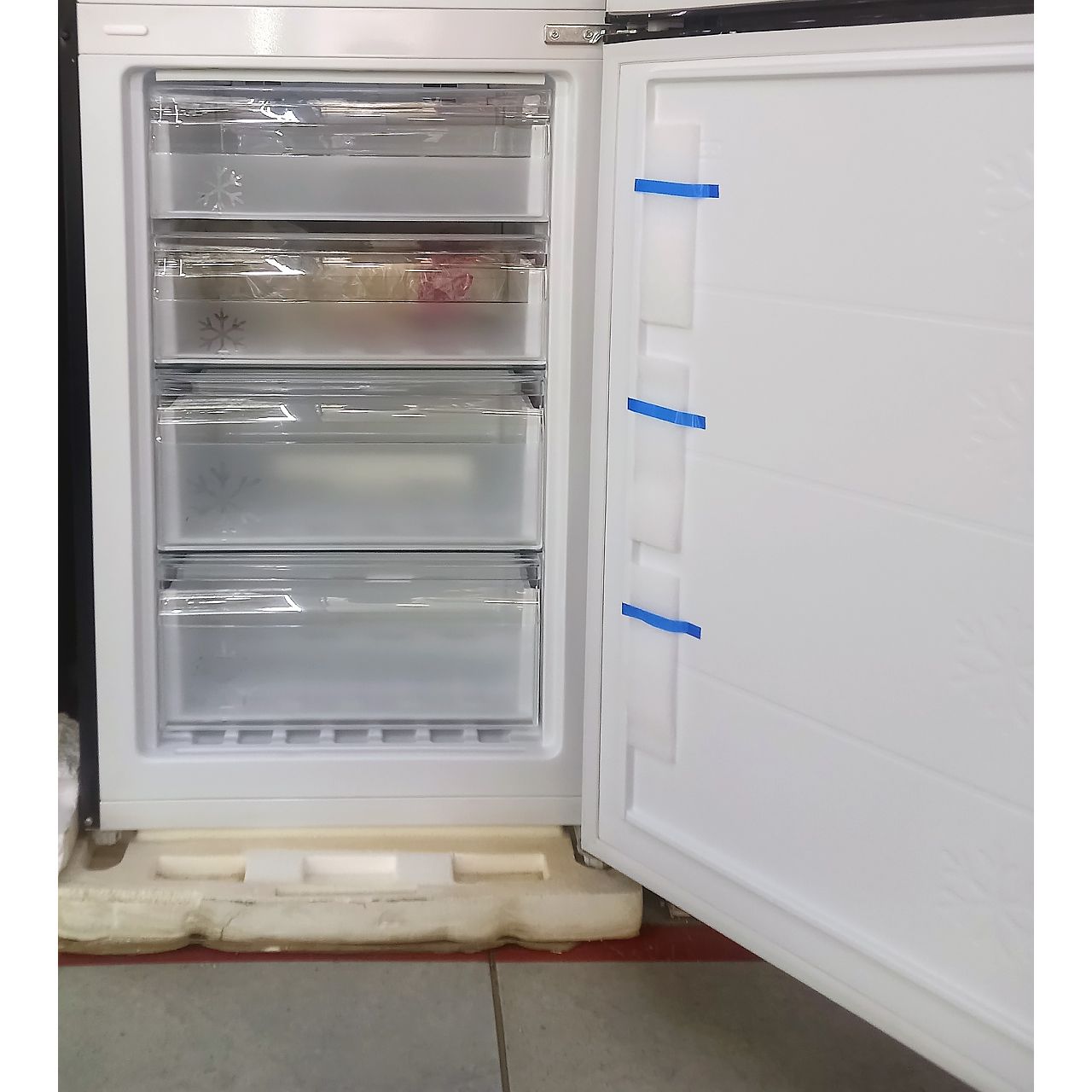 Холодильник двухкамерный Hoover 308 литров