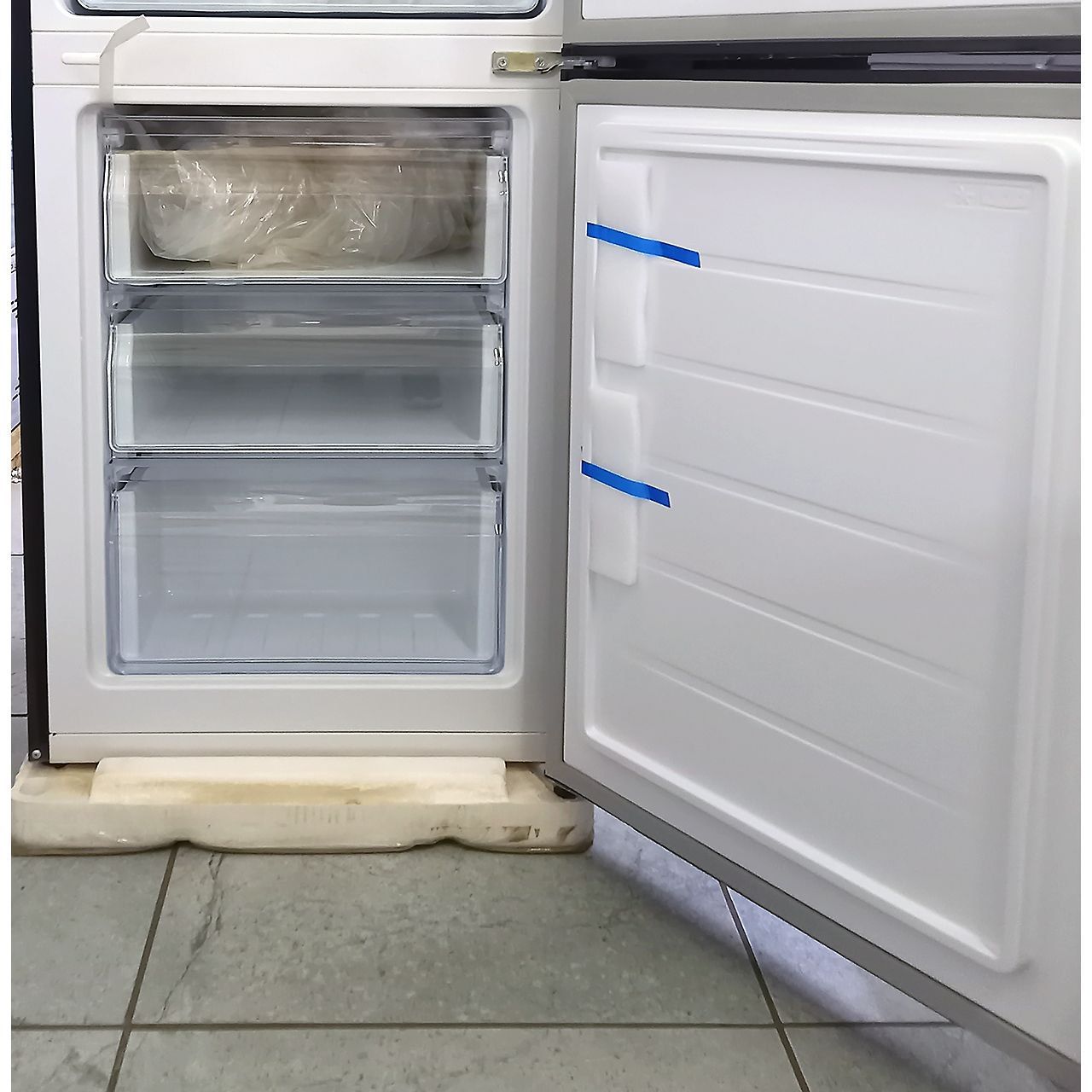 Холодильник двухкамерный uzFresh 262 литра