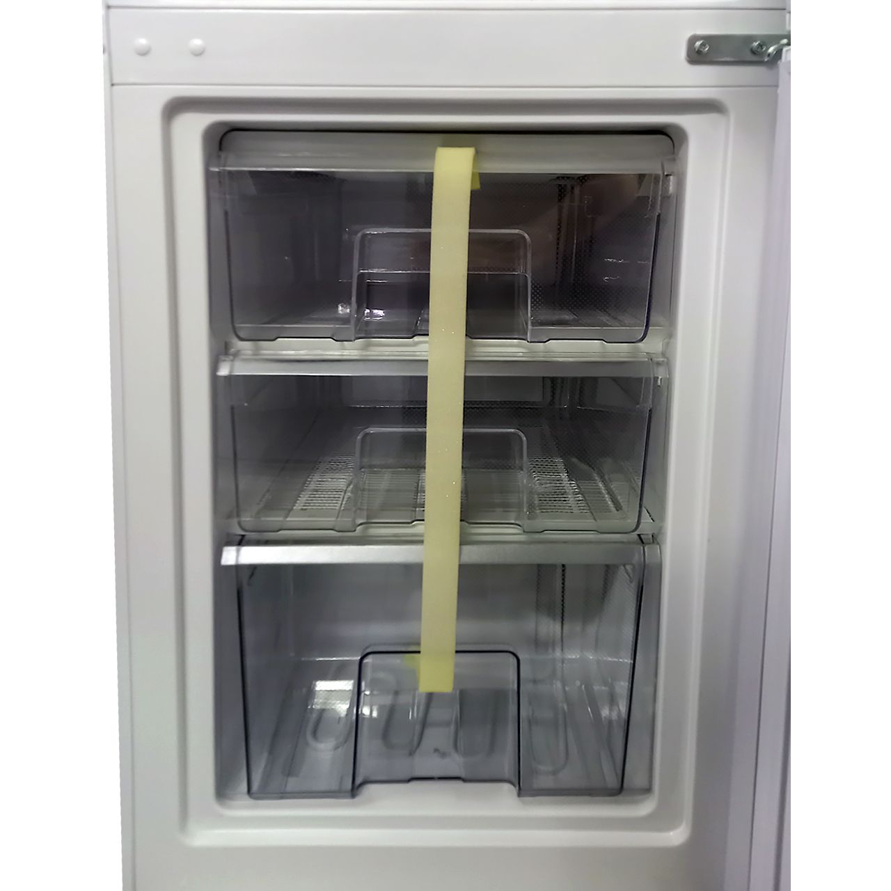Холодильник двухкамерный KEG на 135 литров