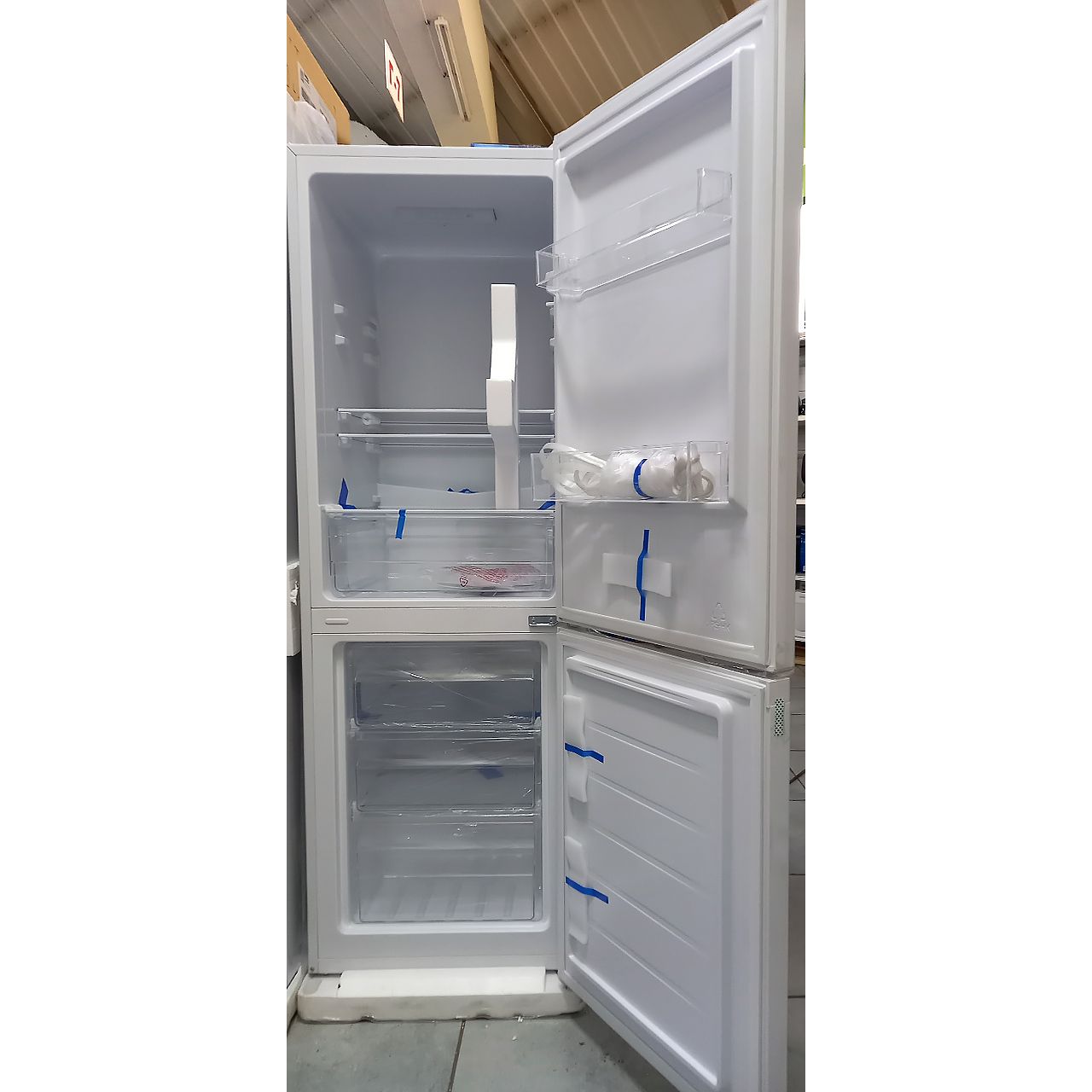 Холодильник двухкамерный Avest 227 литров