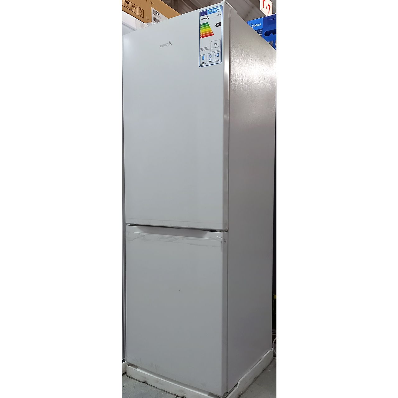 Холодильник двухкамерный Avest 227 литров