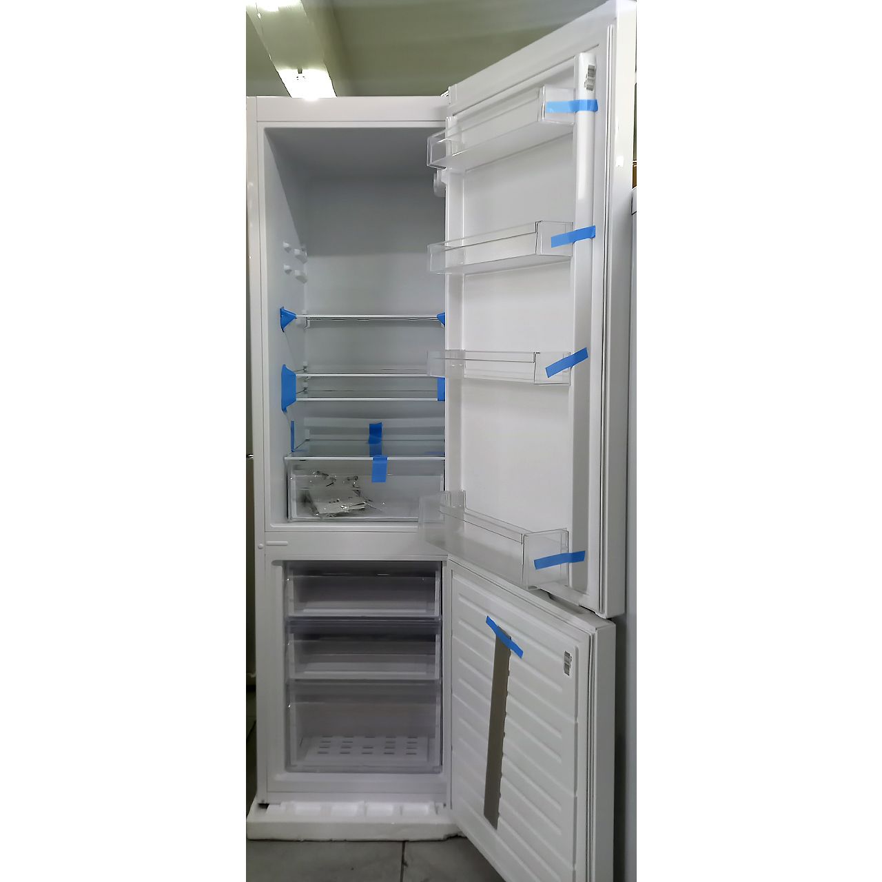 Холодильник двухкамерный Vestel 286 литров