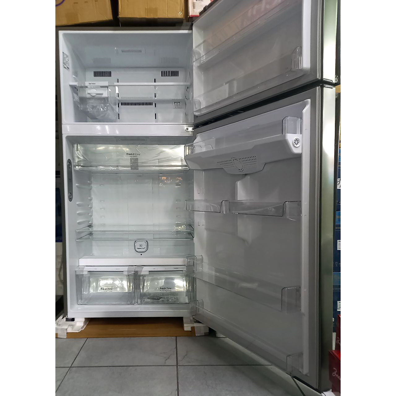 Холодильник двухкамерный LG 592 литра