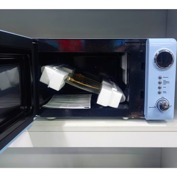 Микроволновка Tesler мощностью 700 Вт