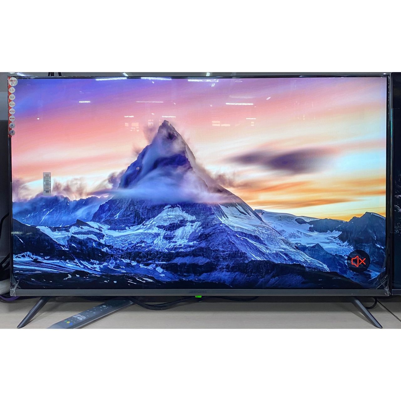 Телевизор Samsung 4K UHD 110 см