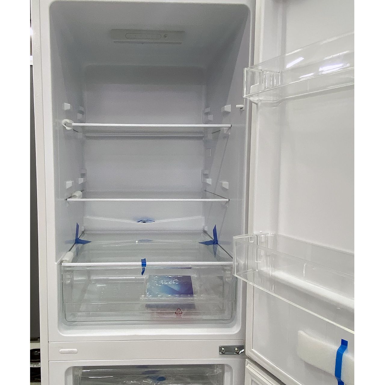 Холодильник двухкамерный Avest 205 литров
