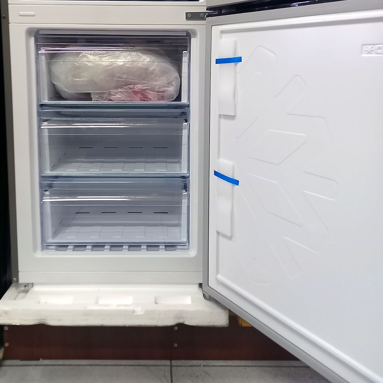Холодильник двухкамерный Hansa 317 литров