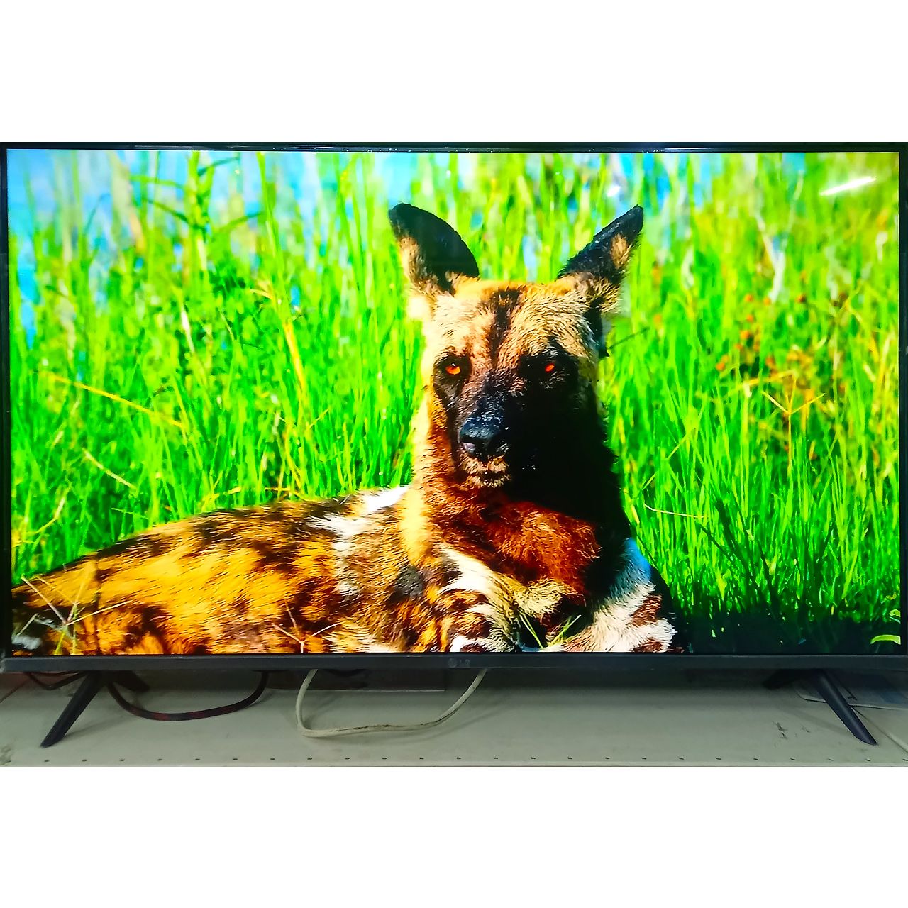 Телевизор LG FullHD 110 см