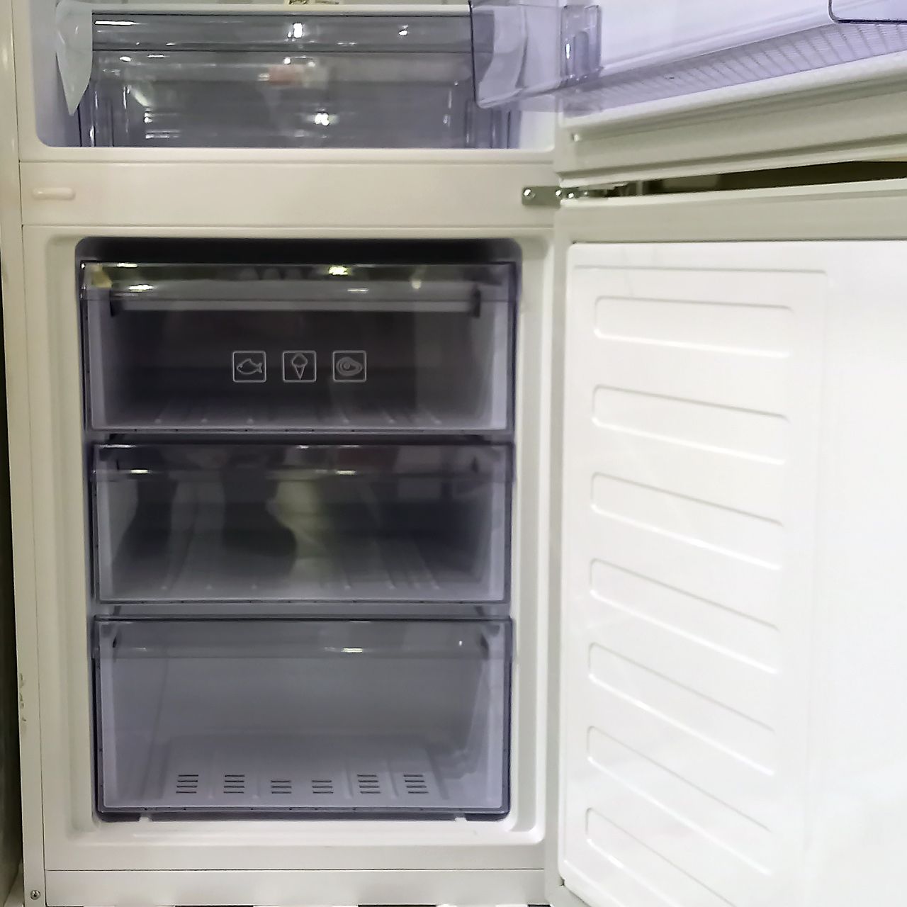 Холодильник двухкамерный Beko 310 литров
