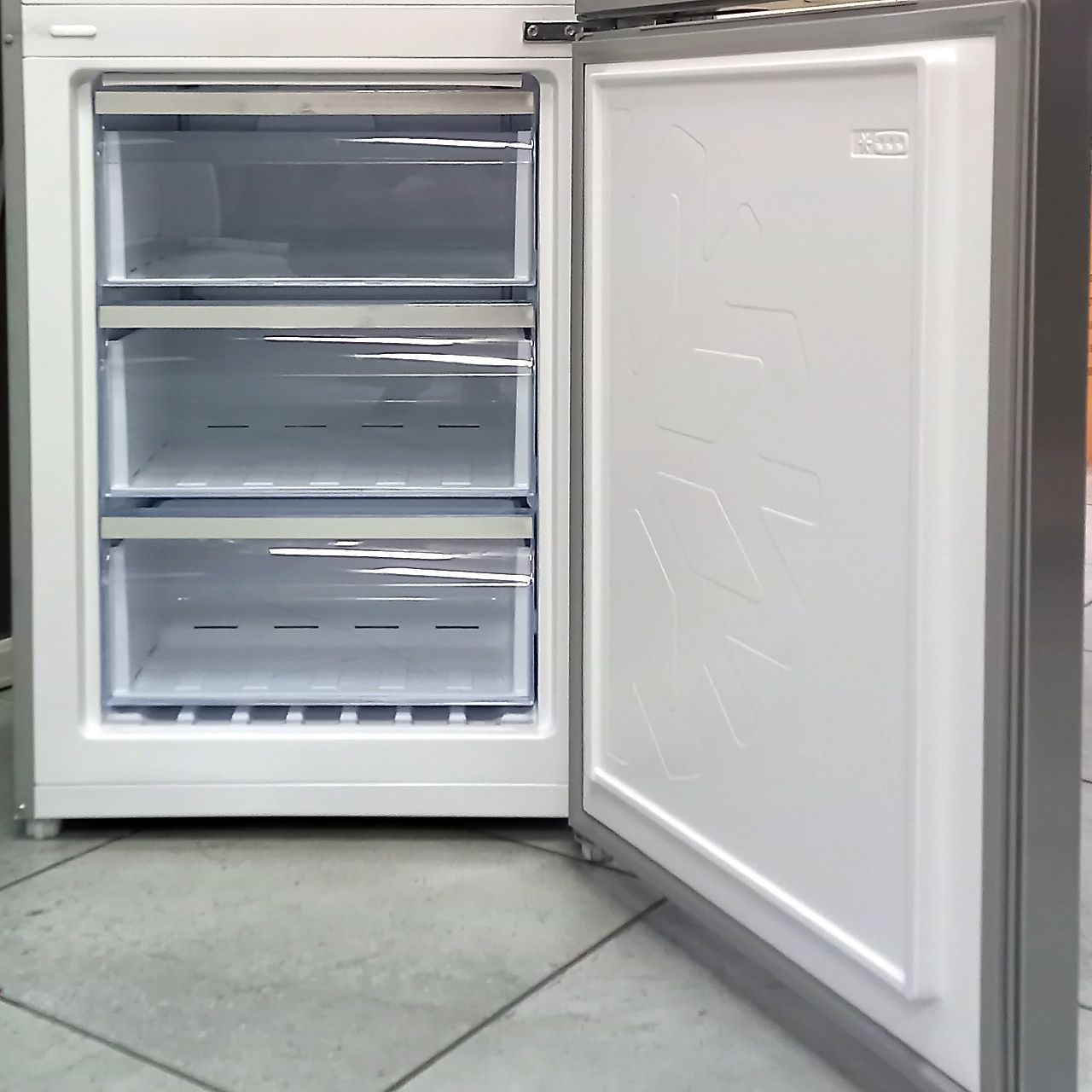 Холодильник двухкамерный Neo 351 литр