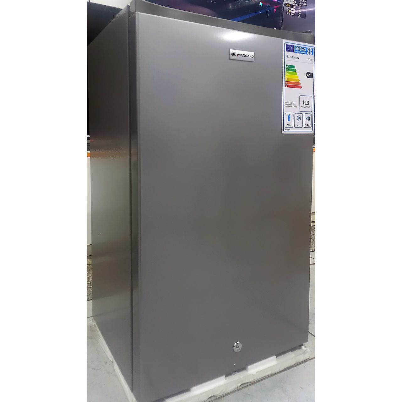 Холодильник однокамерный Avangard 90 литров