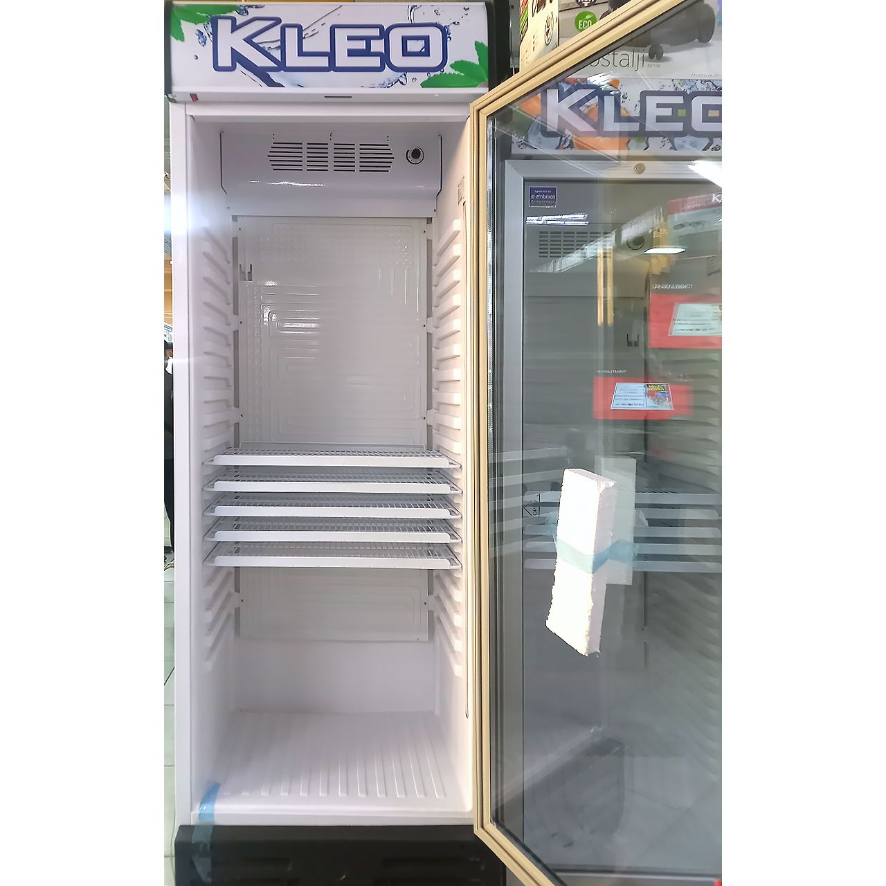 Витринный холодильник KLEO 487 литров