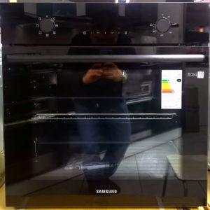 Духовой шкаф Samsung объемом 68 литров