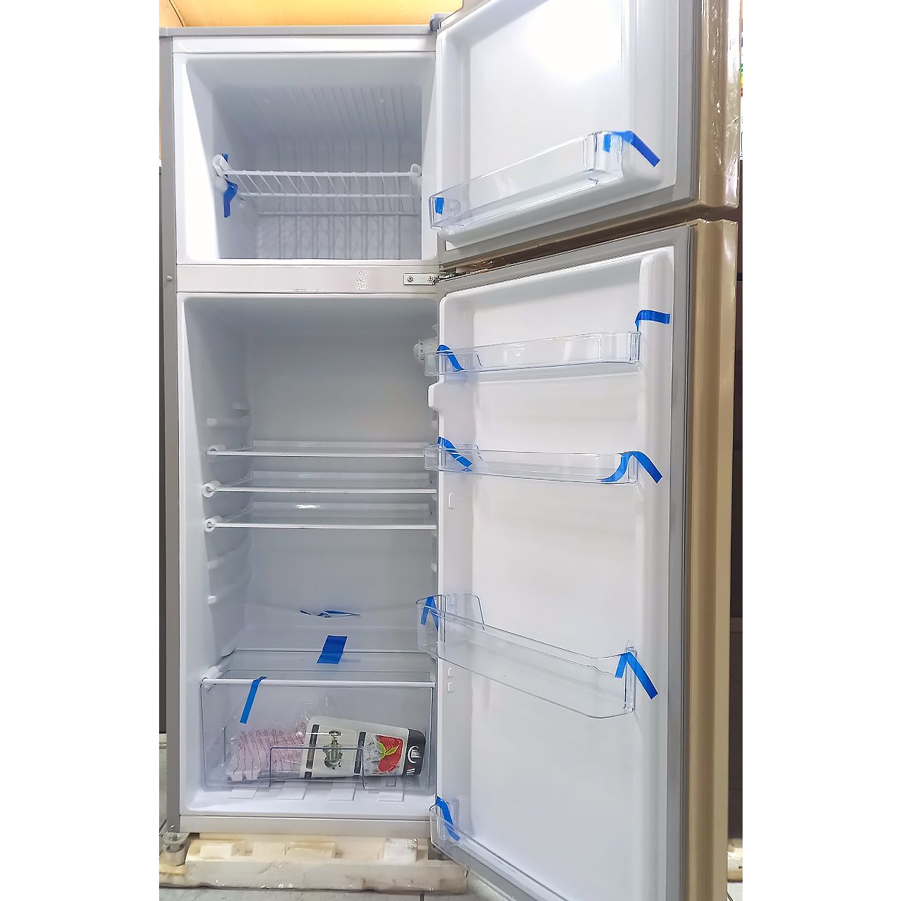 Холодильник двухкамерный Avangard 208 литров