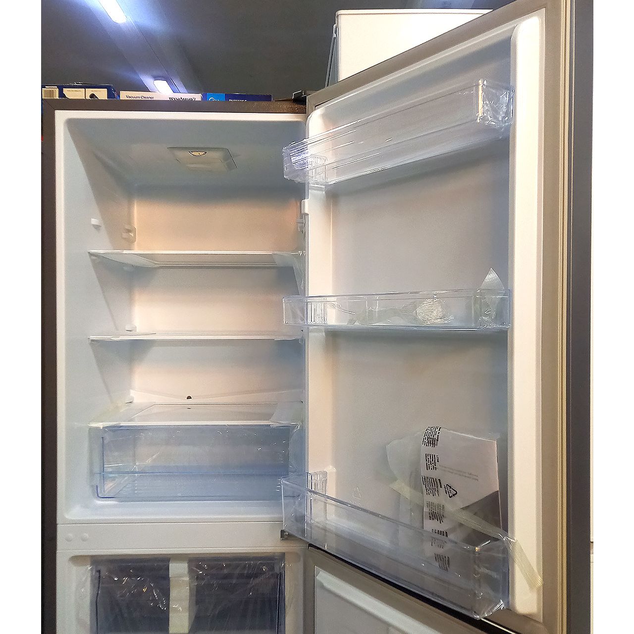 Холодильник двухкамерный Hisense 225 литров