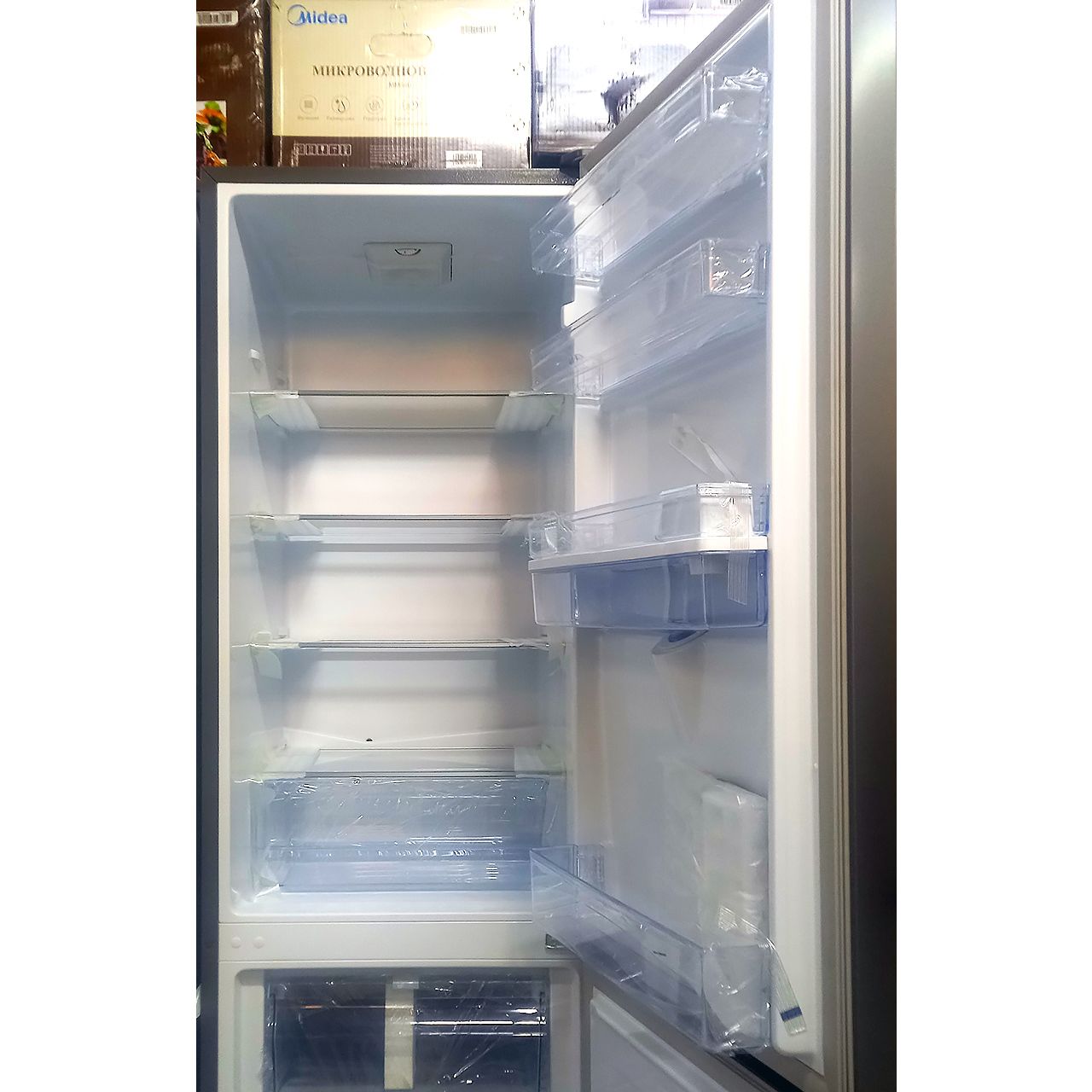Холодильник двухкамерный Hisense 262 литра