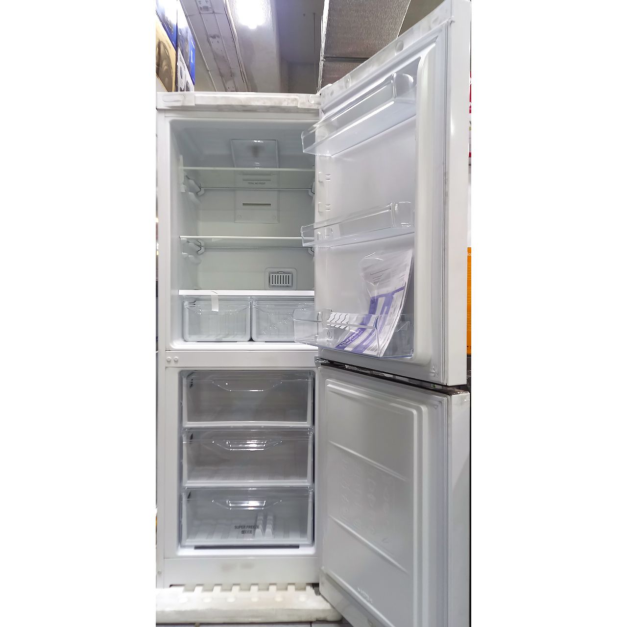 Холодильник двухкамерный Indesit 256 литров