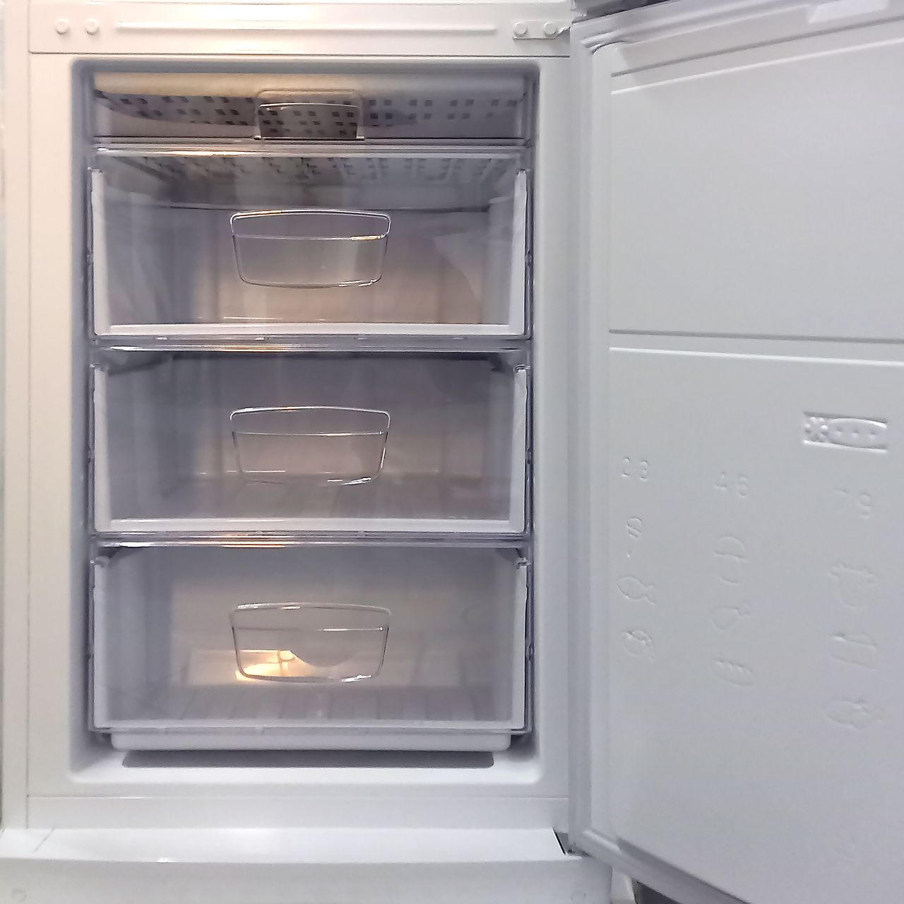 Холодильник двухкамерный Indesit 341 литр