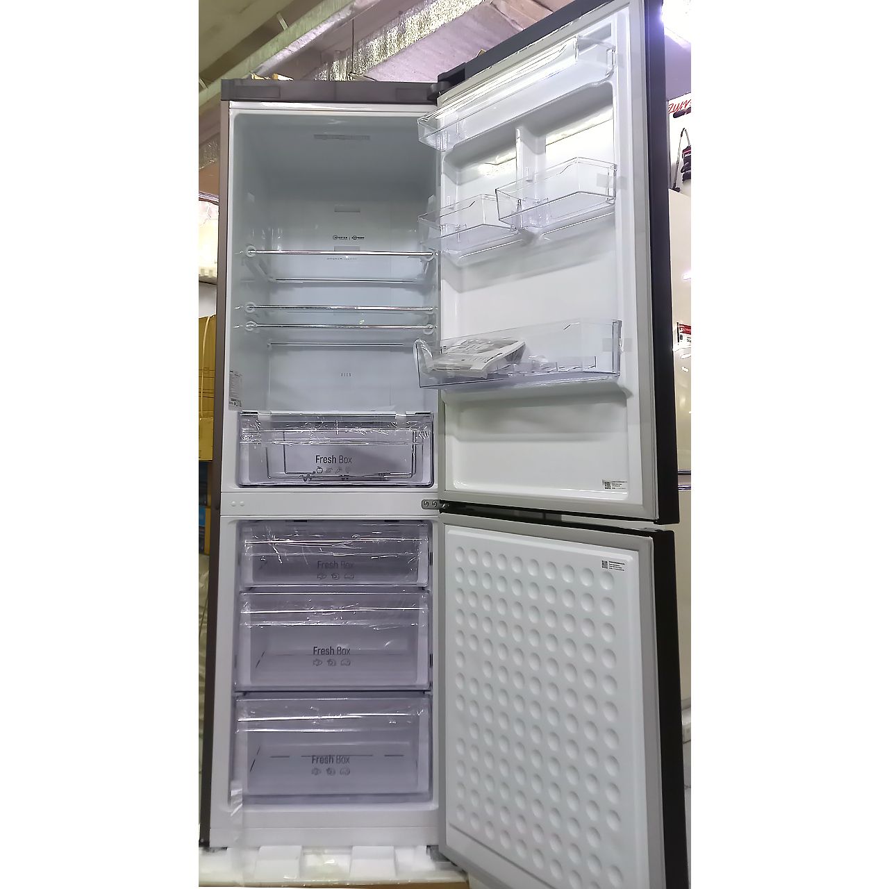Холодильник двухкамерный Shivaki 330 литров