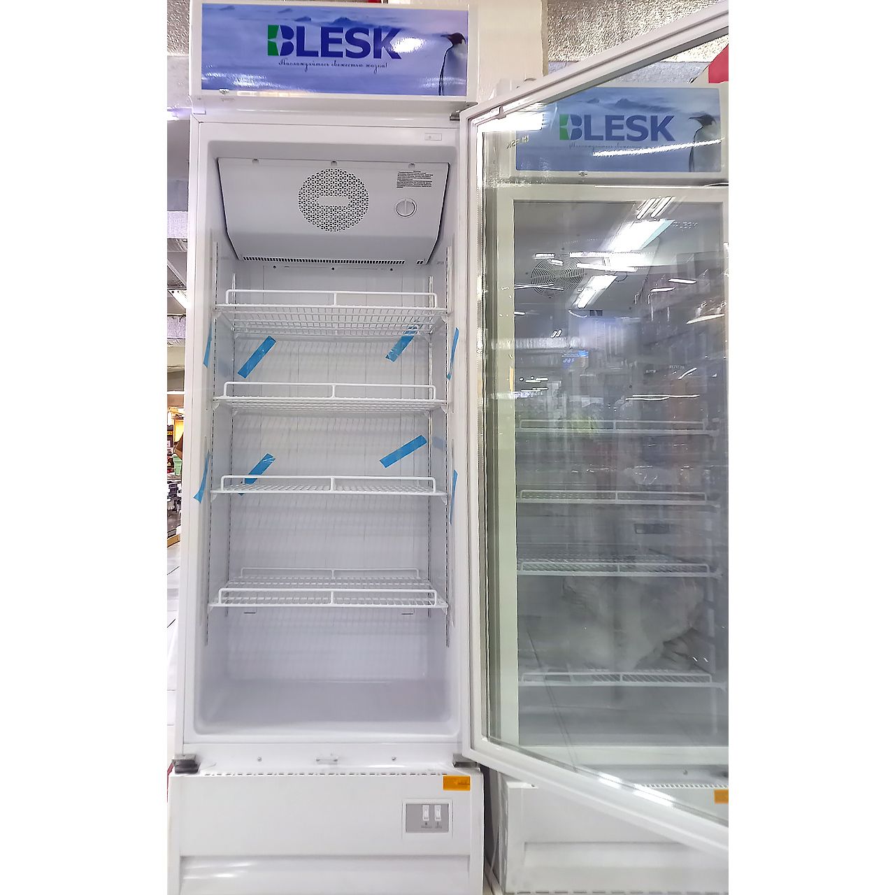 Витринный холодильник Blesk 416 литров