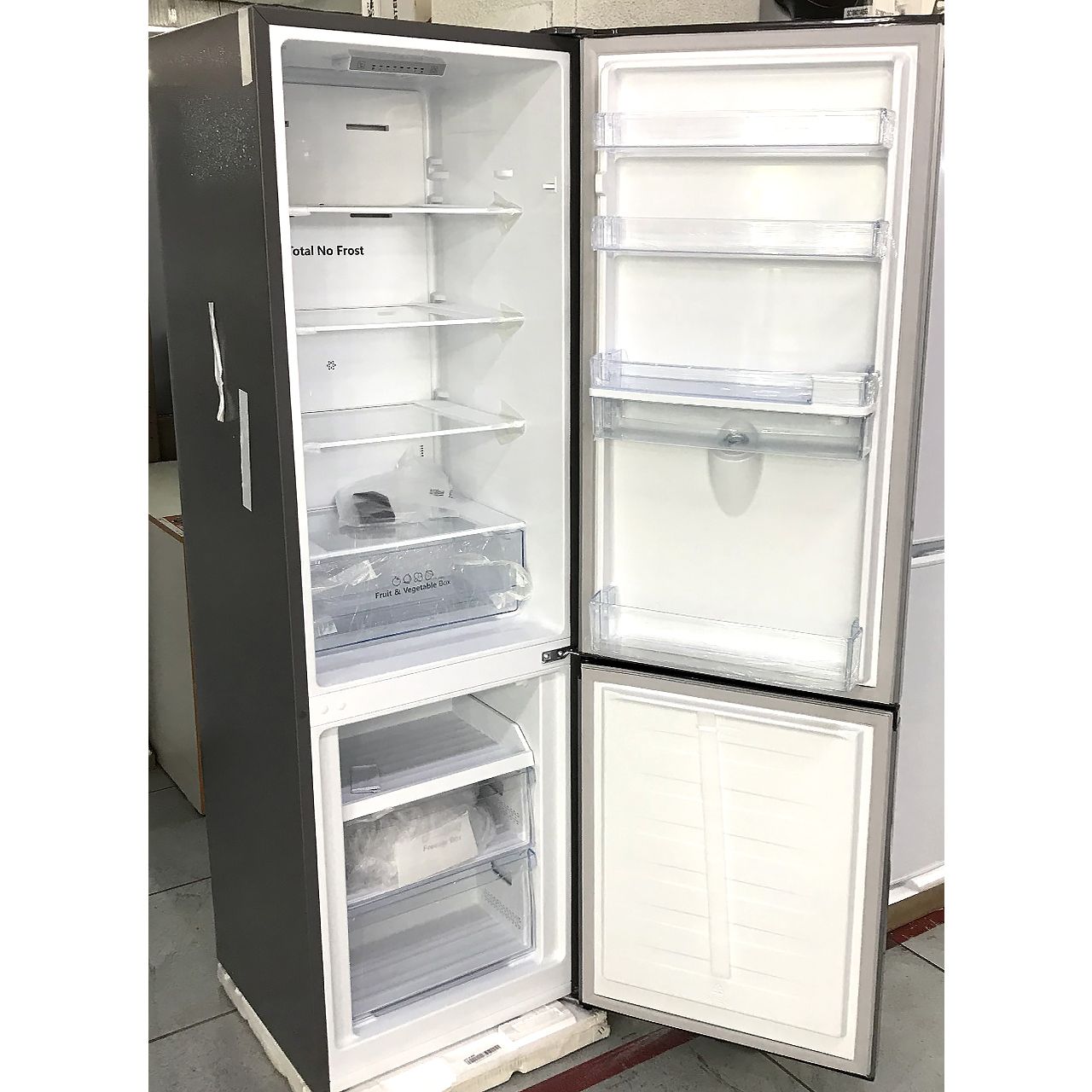 Холодильник двухкамерный Hisense 250 литров