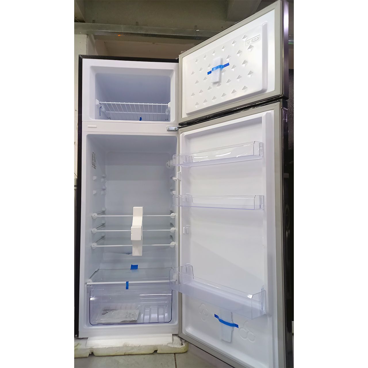 Холодильник двухкамерный Premier 211 литров
