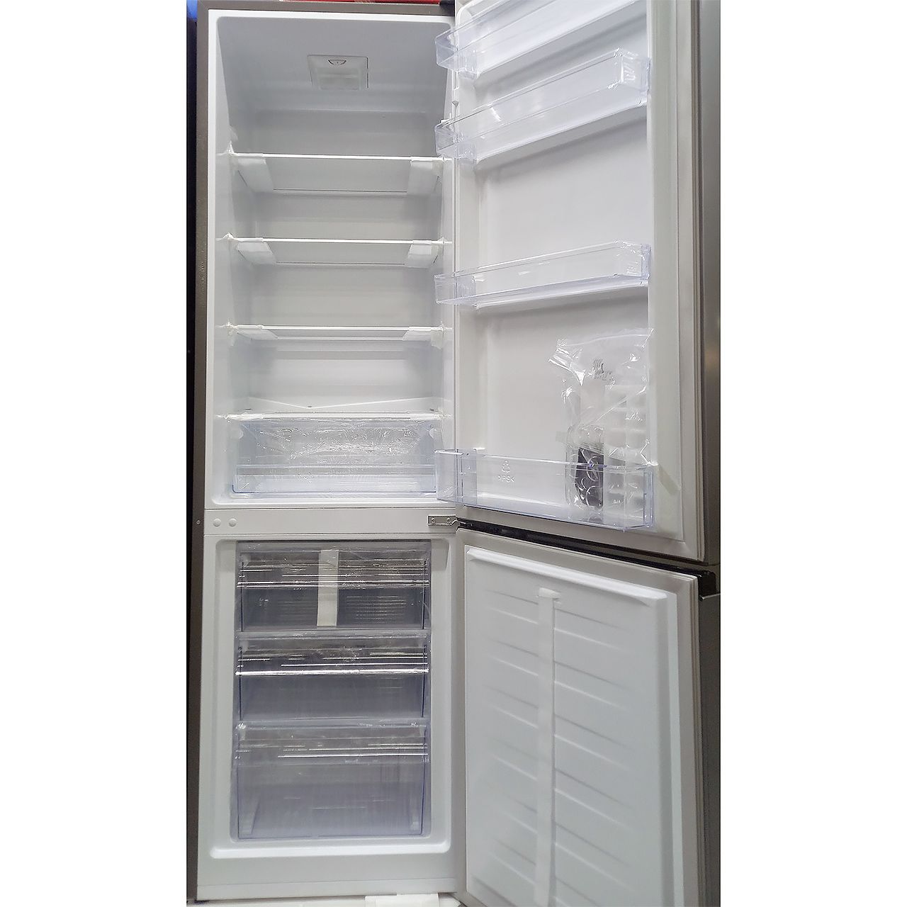 Холодильник двухкамерный Hisense 264 литра