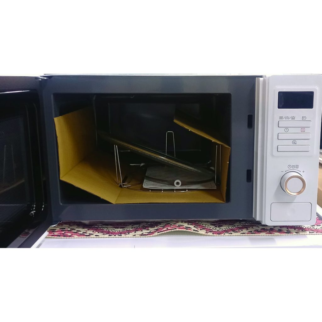 Микроволновка Midea мощностью 800 Вт — Tabilga.kg