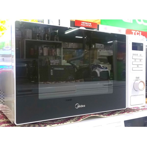 Микроволновка Midea мощностью 800 Вт